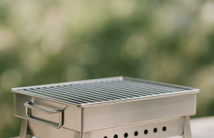 Barbecue inox à poser, l’allié indestructible de vos soirées grillades réussies
