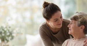 Emploi direct d’une accompagnante avec le CESU, tout ce qu’il faut savoir